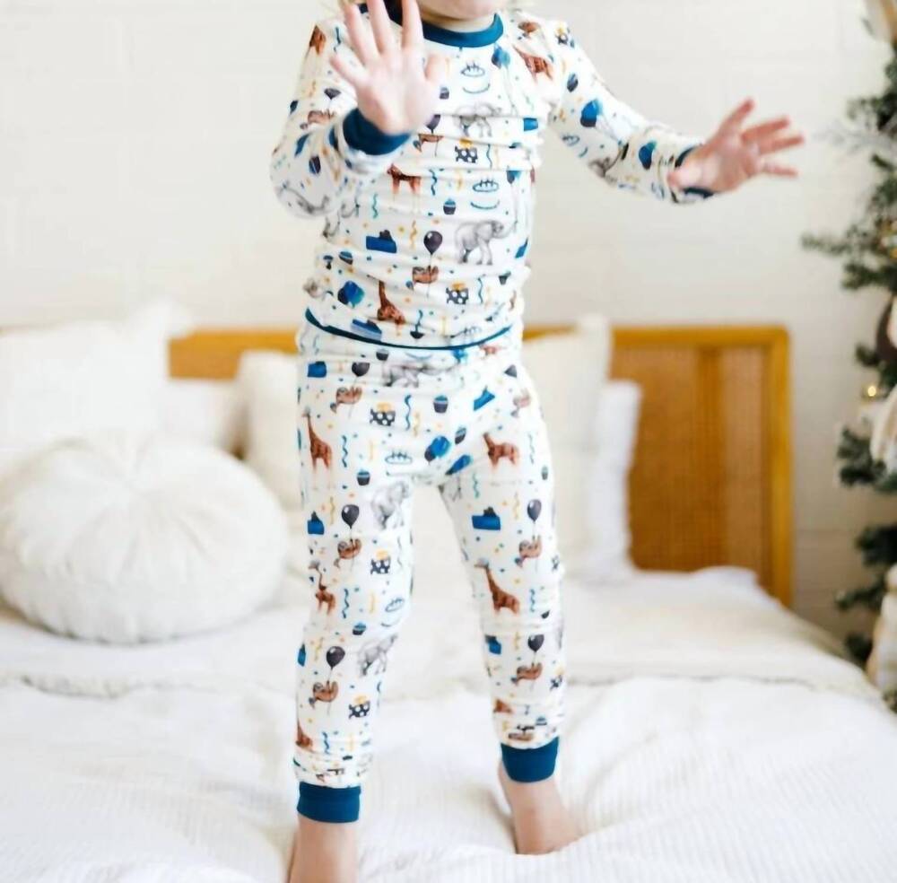 NEW FLETCH kids party animal 2 piece bamboo pajama shorts set in white